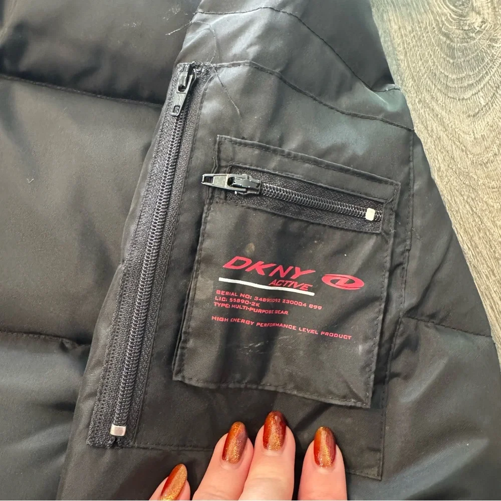 DKNY active Black Puffer Jacket with Faux Fur Trim women medium - Picture 7 of 8